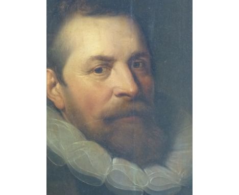 OLD MASTER SCHOOL PORTRAIT OF A GENTLEMAN PROBABLY FLEMISH, OIL ON PANEL 51 x 45cms