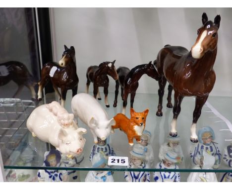 FOUR BESWICK HORSES, TWO PIGS AND A CORGI