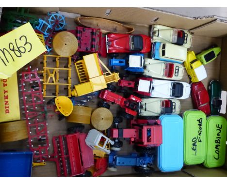 A QUANTITY OF CORGI, BRITIANS AND OTHER TOY VEHICLES 
