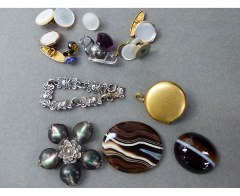 LOOSE AGATES INTERESTING SILVER LINKS, CUFFLINKS, ENAMEL DRESS STUD ETC