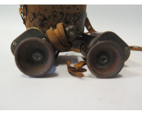 Carl Zeiss Jena Feldstecher, 8 Fach WW1 Binoculars With Damaged Leather Case. possible German Army