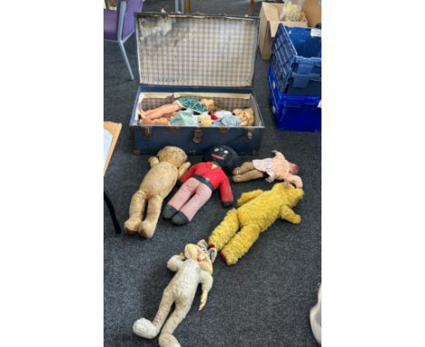 Large blue travel trunk, to include a large selection of teddies to include Golly, selection of vintage dolls etc, trunk meas