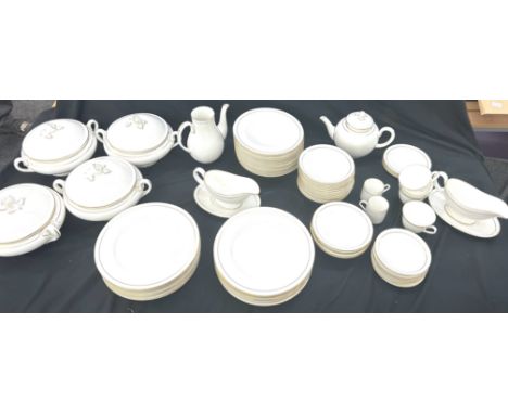 Selection of Royal Worcester Contessa part dinner/ tea service includes Tureens, plates, bowls etc