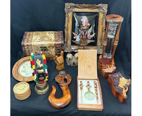 Selection of wooden pieces to include egg timer, framed picture, puzzle boxes, ornaments, magifying set etc 