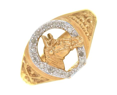 A DIAMOND RING OF A HORSE'S HEAD, IN 9CT GOLD, 6G, SIZE Y++IN GOOD CONDITION