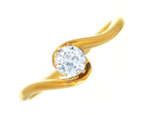 AN OLD CUT DIAMOND SOLITAIRE TWIST RING IN GOLD MARKED 18CT, 1.5G, SIZE L++IN GOOD CONDITION 