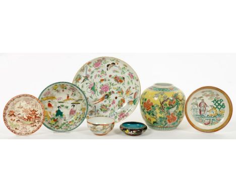 A CHINESE YELLOW GROUND FAMILLE VERTE GINGER JAR, 16CM H, A CANTON FAMILLE ROSE PLATE, A MINIATURE CHINESE CLOISONNÈ ENAMEL B
