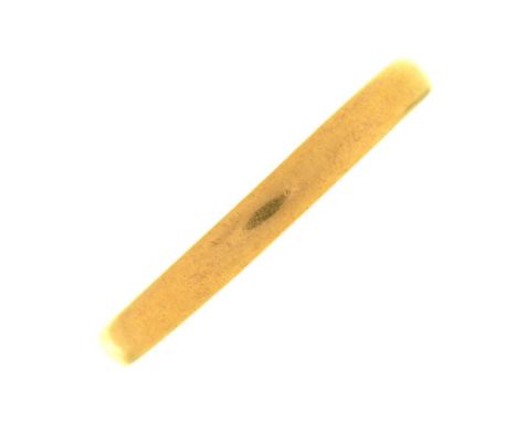 A 22CT GOLD WEDDING RING, BIRMINGHAM, 2.5G, SIZE N++LIGHT WEAR CONSISTENT WITH AGE 