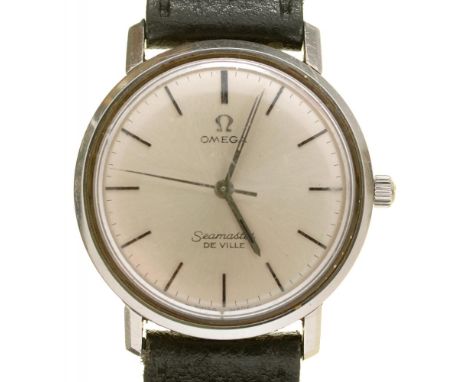 AN OMEGA STAINLESS STEEL SEAMASTER DE VILLE WRISTWATCH, LEATHER STRAP, 3.3 CM DIAMETER, CASED++LIGHT WEAR CONSISTENT WTH AGE 