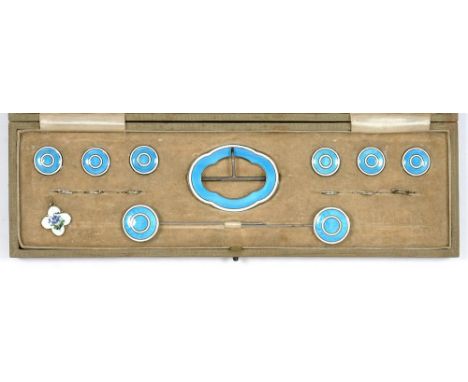 AN EDWARD VII SILVER AND BLUE GUILLOCHE ENAMEL BUCKLE AND BUTTON SET, BIRMINGHAM 1909, CASED AND A NORWEGIAN SILVER GILT AND 