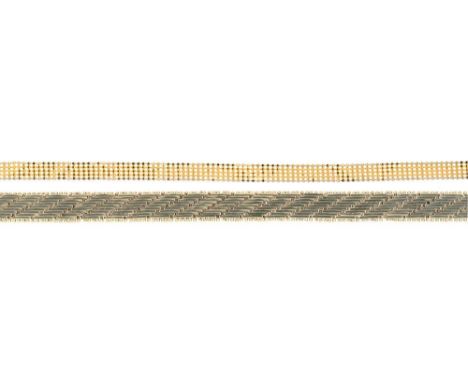 A 9CT GOLD NECKLACE, 7.5G, AND A SILVER BRACELET, 17.5G++LIGHT WEAR CONSISTENT WITH AGE 