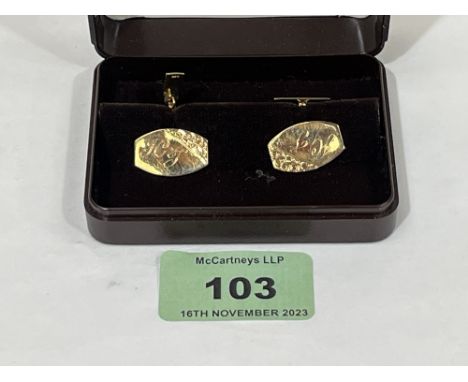 A pair of 9ct cufflinks. 5g.