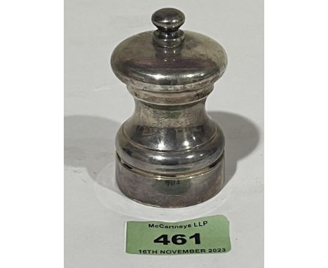 An Elizabeth II silver peppermill. London 1991. 2¾" high.