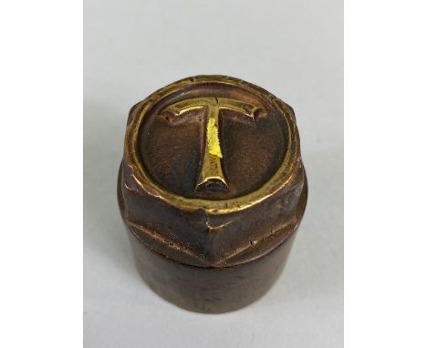 Vintage Car Motor Vehicle threaded brass hub cap with a sloping top T design,  approximately 4cm across