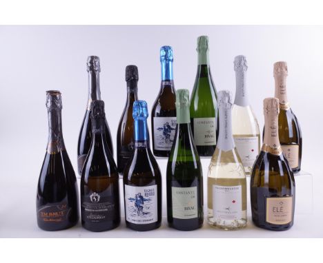 TWELVE BOTTLES ITALIAN SPARKLING WINETenuta Montemagno 2 x TM Brut; Tenuta di Collabrigo 2 x Brut NV; Caviro 2 x Vigneti Romi