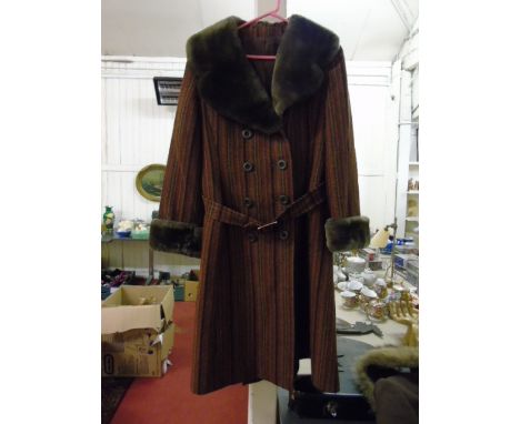 Ladies vintage striped overcoat with fur collar & cuffs