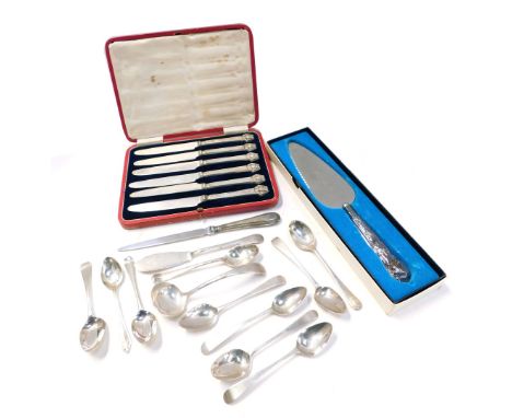 Silver and silver plated cutlery, comprising a set of six Egyptian style silver handled butter knives with stainless steel bl