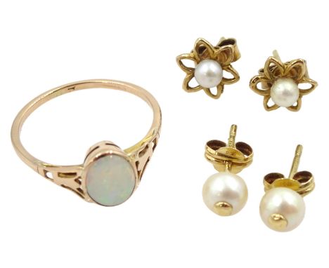 9ct gold single stone opal ring and two pairs of 9ct gold pearl stud earringsCondition Report:Approx 2.8gm, ring size M