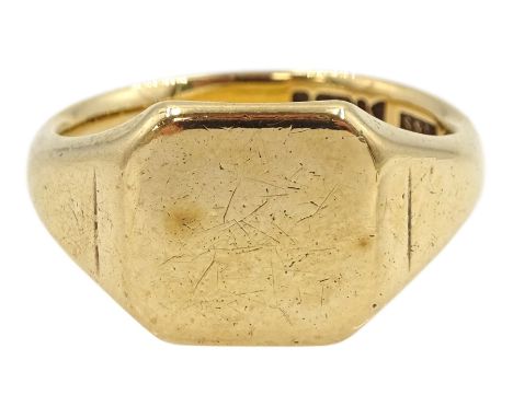 9ct gold signet ring, Chester 1953Condition Report:Approx 7.2gm, size S, max depth = 11mm