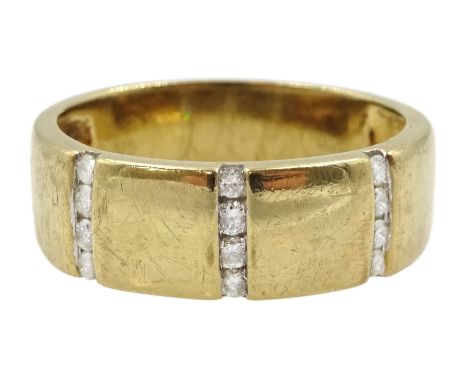 9ct gold three row diamond ring, each row set with four round brilliant cut diamonds, hallmarkedCondition Report:Approx 5.4gm