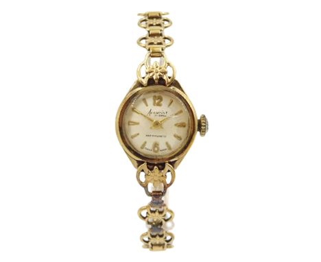 Accurist 9ct gold ladies manual wind wristwatch, hallmarkedCondition Report:Approx 8.4gm (excluding movement), bracelet also 
