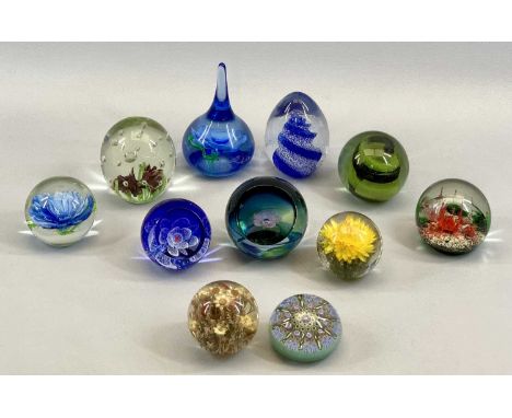 BOHEMIA- CAITHNESS- HAFOD GRANGE &amp; OTHERS, COLLECTION OF 11 GLASS PAPERWEIGHTS