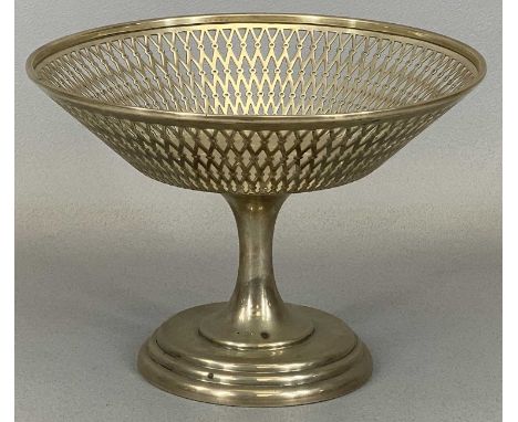 SILVER COMPORT BIRMINGHAM 1911, ELKINGTON &amp; CO. LTD, having a diamond and ring pattern pierced upper body on a pedestal s