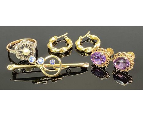 9CT, 18CT &amp; OTHER VINTAGE JEWELLERY, 4 ITEMS - to include a 9ct gold bar brooch having a stylised floral swirl set with t