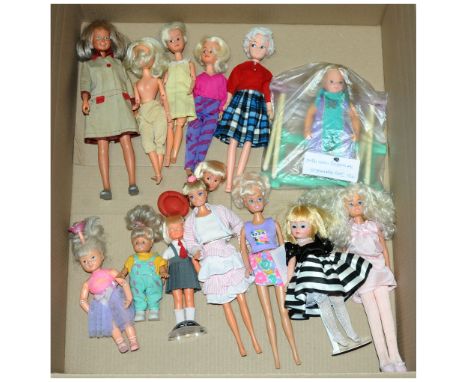 Vintage fashion dolls, collection, including: Kenner Dusty; Madame Alexander Portrettes Dinner at Eight; Pedigree Anna Happy 