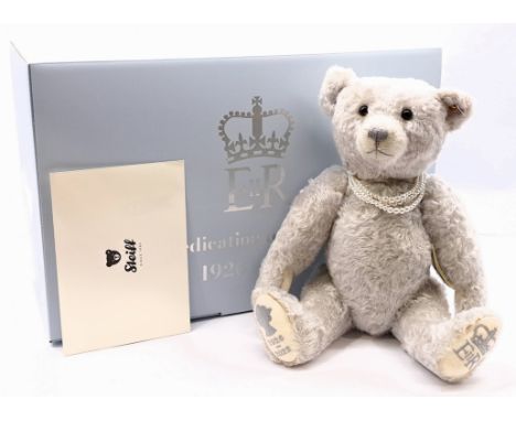 Steiff Queen Elizabeth II Dedication to Service teddy bear, white tag 691300, LE 2000, swing label, certificate, Mint within 