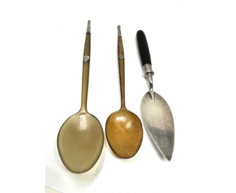 2 silver mounted horn spoons &amp; silver trowel shaped server