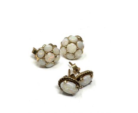 2 x 9ct gold paired opal stud earrings inc. cluster (3g)