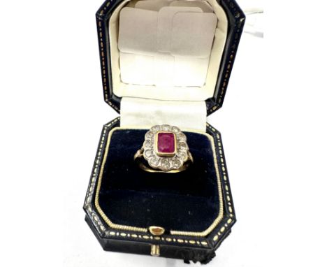 9ct gold synthetic  ruby and diamond set cluster ring (4.3g)