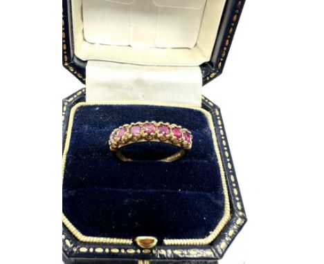 9ct gold ruby  gypsy ring (2.3g)