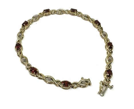 9ct gold vintage garnet and diamond set bracelet (5.4g)