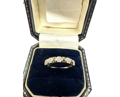 9ct gold diamond  dress ring (1.8g)