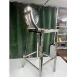 (4) Chaises chrome - un bras QUANTITÉ X PRIX MISÉ
