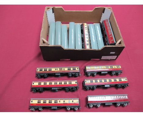 Sixteen Hornby Dublo Eight Wheel Coaches, including #32096 MKI Restaurant car, W9572, BR chocolate and cream livery, First Co