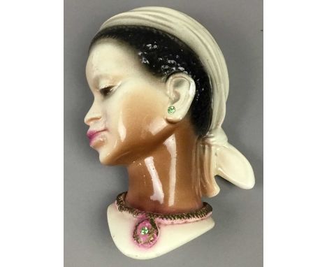 LOT OF COLLECTOR'S ITEMS,including mixed badges, ceramic mask and a leather collar box