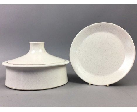 GOVANCROFT MOTTLED CREAM STONEWARE DINNER SERVICE,including eleven large plates, nine medium plates, thirteen saucers, nine s