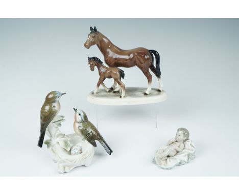 A Karl Ens chaffinch figurine, 15 cm together with a Nao figurine and horse figurine