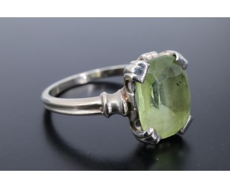 A vintage green paste and 14 ct precious white metal dress ring, circa 1930s, P, 3.5 g