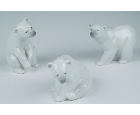 Three Lladro polar bears, tallest 12 cm 