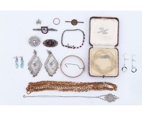 Sundry items of vintage costume jewellery including a Belle Epoque paste-set openwork pendant necklace, silver-gilt monogram 