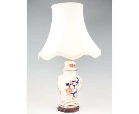 A Mason's Mandalay table lamp, 65 cm