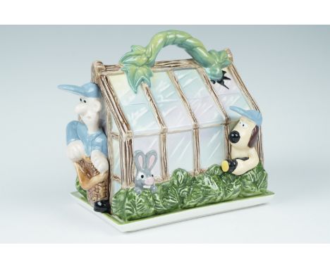 A Border Fine Art Wallace and Gromit cheese dish