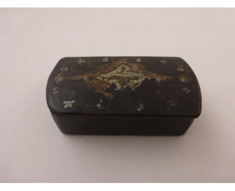 19th century Lacquered Papier Mache Snuff Box