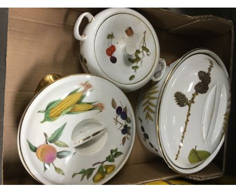 Four Trays of Royal Worcester Evesham Dinner ware plus some Royal Worcester Wild Harvest Items