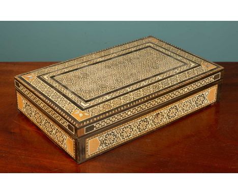 A  Syrian mother of pearl inlay box, with veneering and inlay, 20 x 31.5cmUsed condition