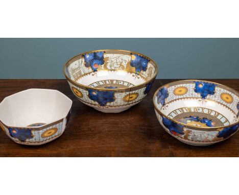 Three Royal Doulton Worcester 'Millenium' china bowls of varying sizes (3)Used condition